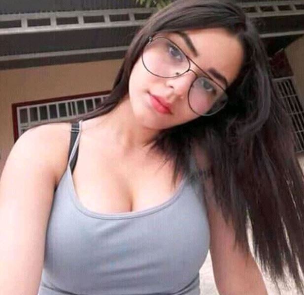 Get WhatsApp Number Of Rich Sugar Mummy In USA - Single And Searching